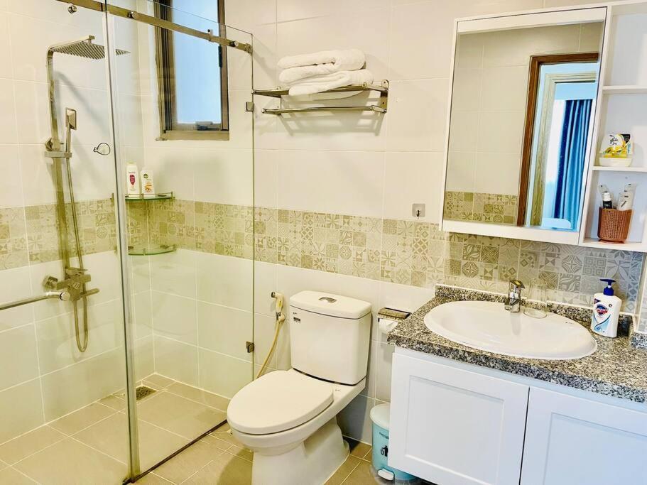 Two Bedroom Happy